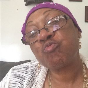 Meet your Posher, Lizzie